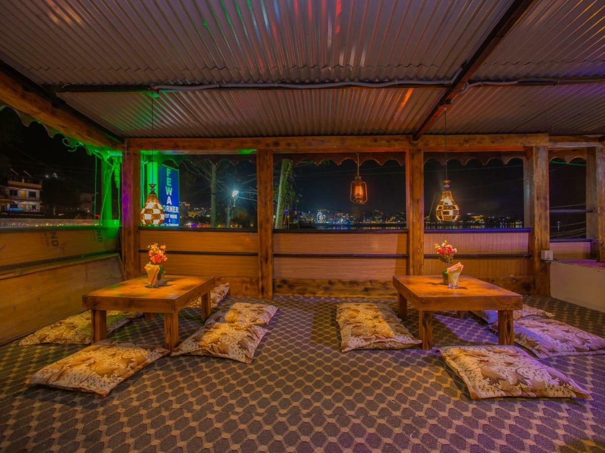Hotel Fewa Corner & Restro Pokhara Esterno foto