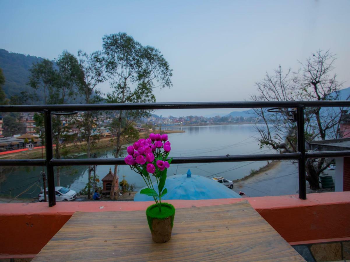 Hotel Fewa Corner & Restro Pokhara Esterno foto