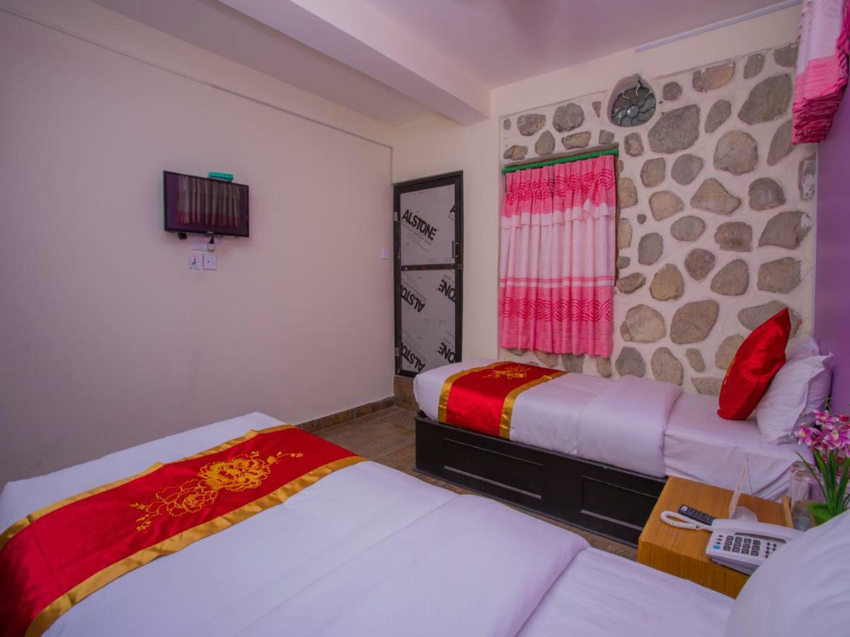 Hotel Fewa Corner & Restro Pokhara Esterno foto